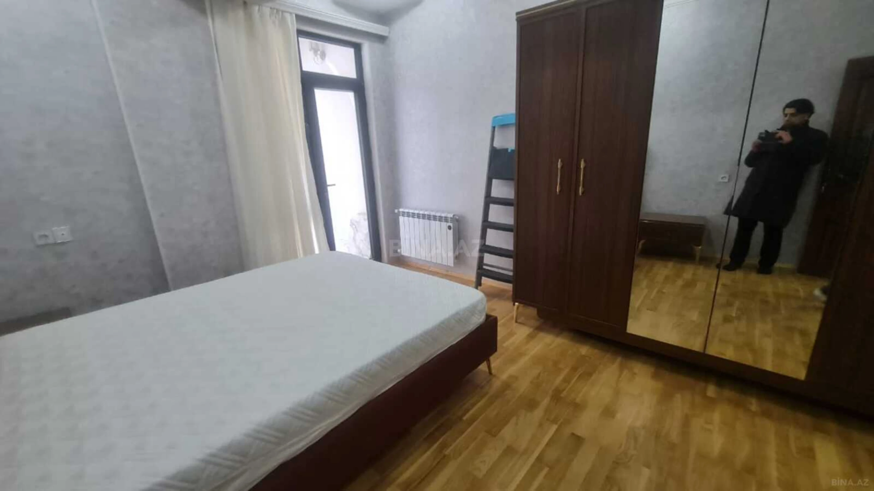 Kirayə verilir 2 otaqlı mənzil 90 m²