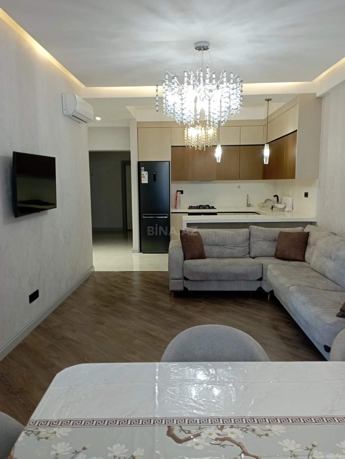 Kirayə verilir 2 otaqlı mənzil 74 m²