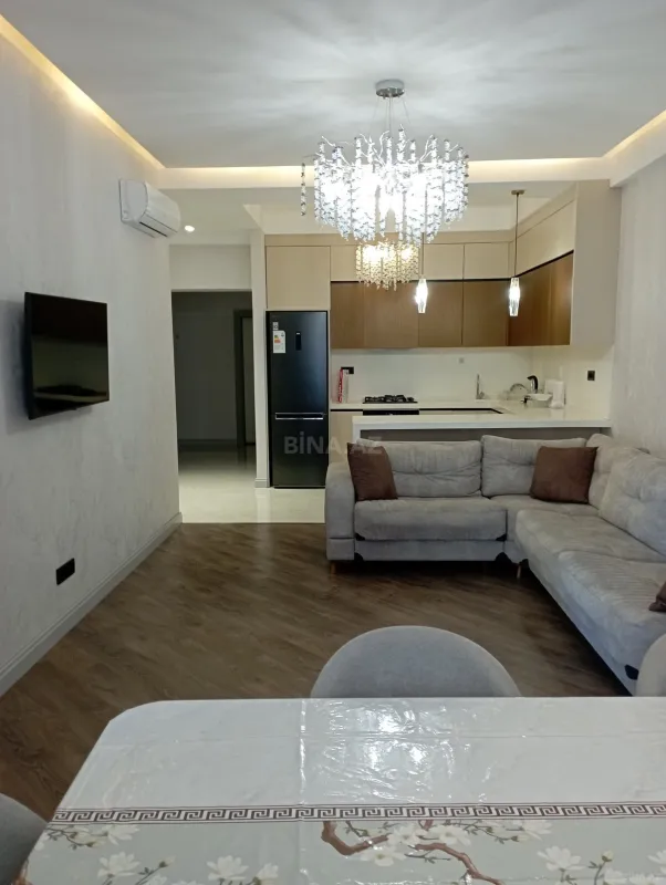 Kirayə verilir 2 otaqlı mənzil 74 m²
