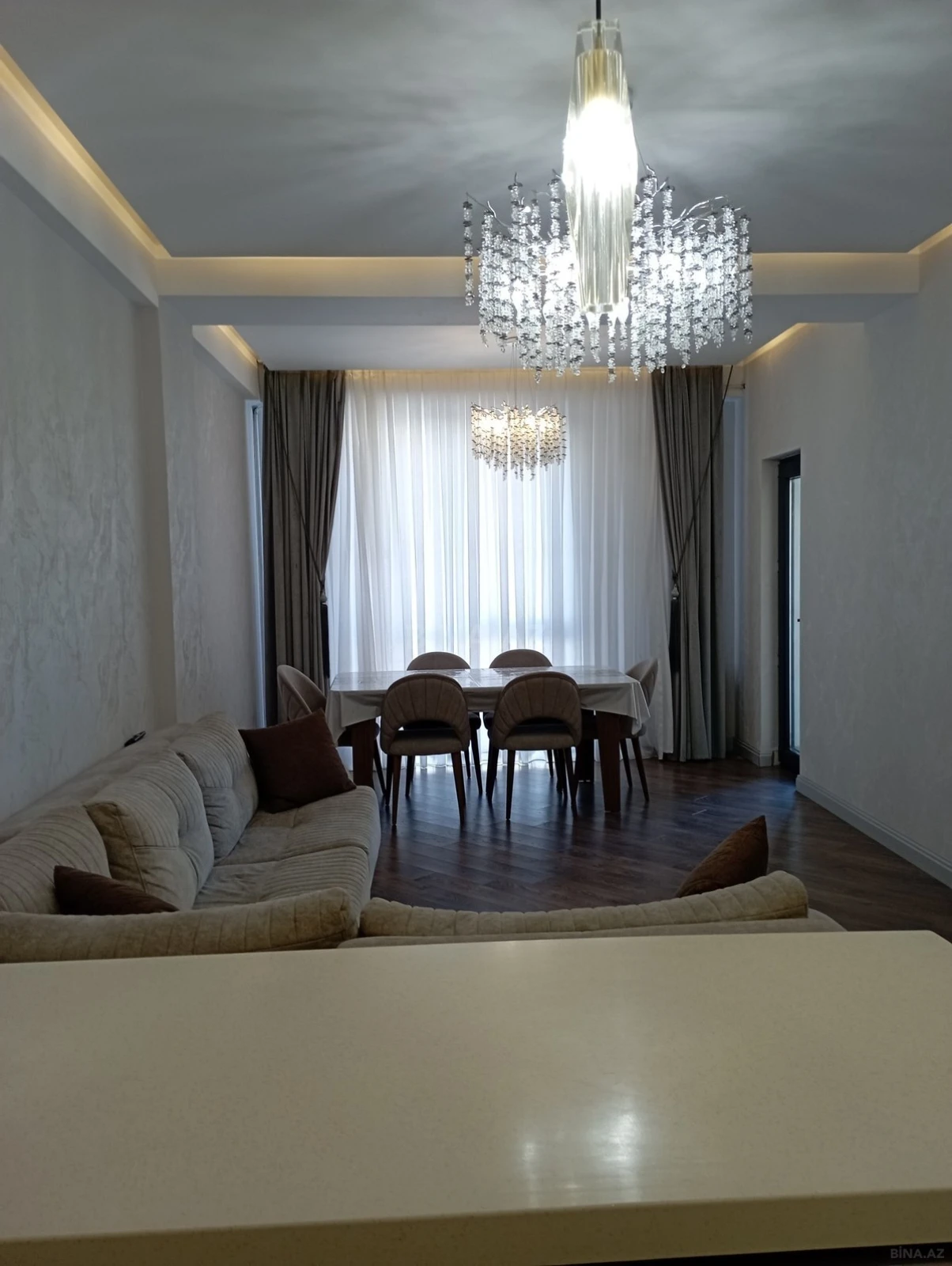 Kirayə verilir 2 otaqlı mənzil 74 m²
