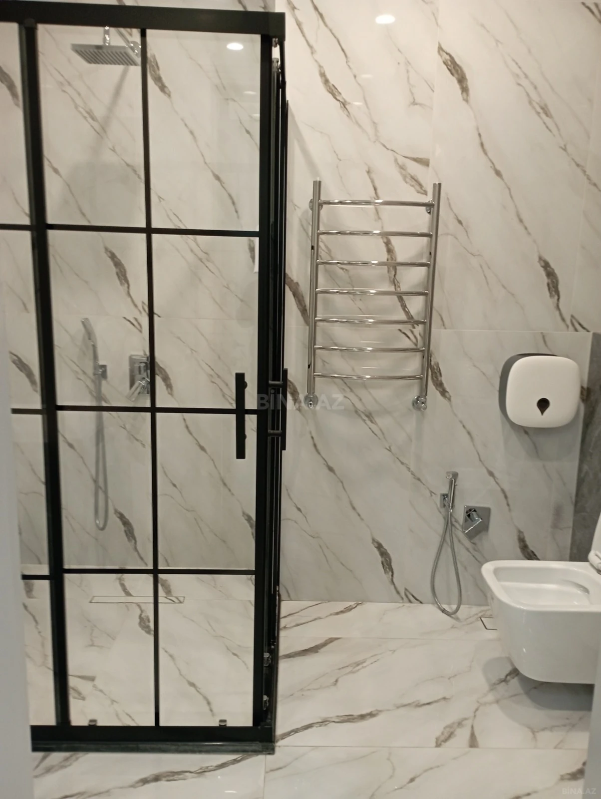 Kirayə verilir 2 otaqlı mənzil 74 m²