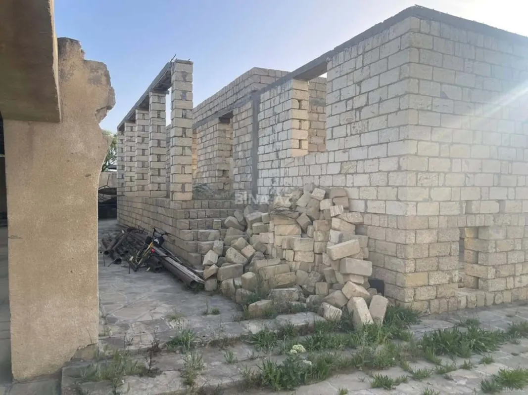 Satılır 5 otaqlı həyət evi 500 m²