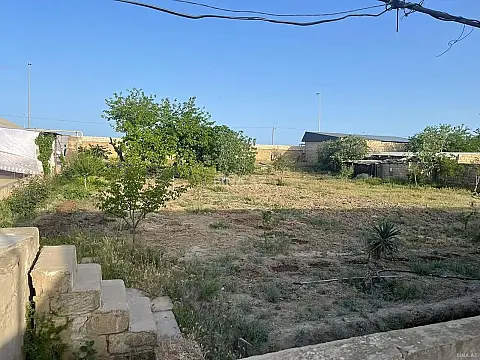 Satılır 5 otaqlı həyət evi 500 m²