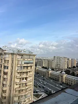 Satılır 2 otaqlı mənzil 68 m²