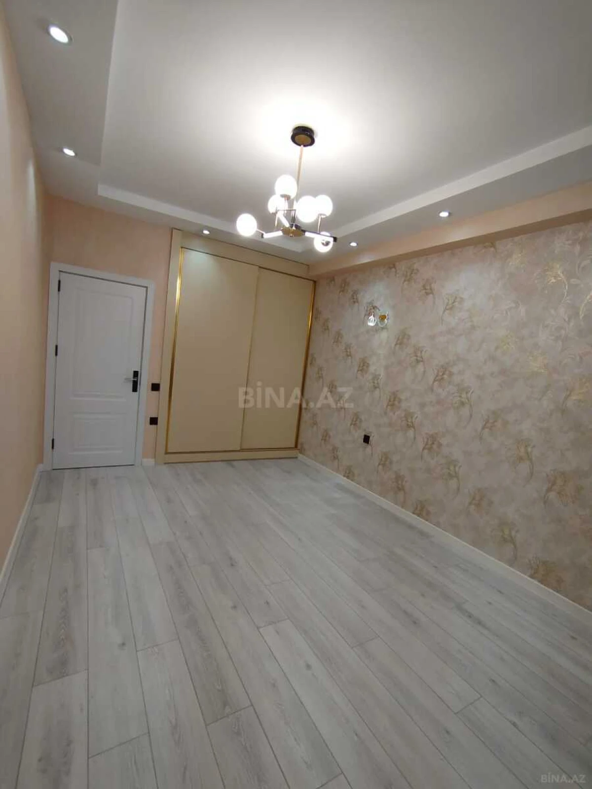 Satılır 3 otaqlı mənzil 90 m²