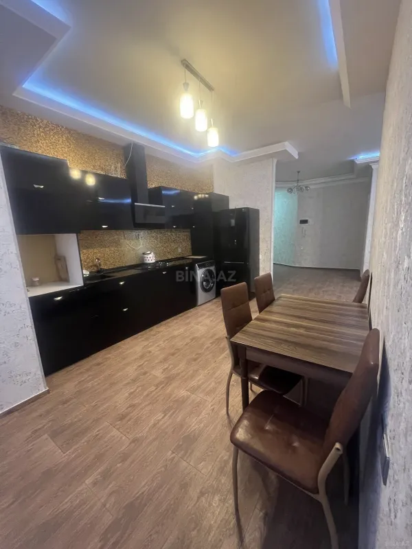 Kirayə verilir 3 otaqlı mənzil 120 m²