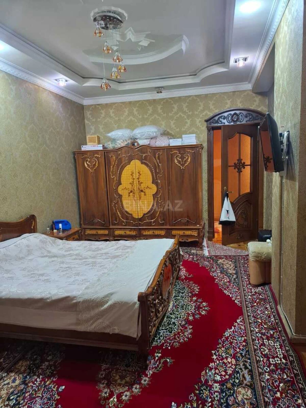 Satılır 3 otaqlı mənzil 137 m²