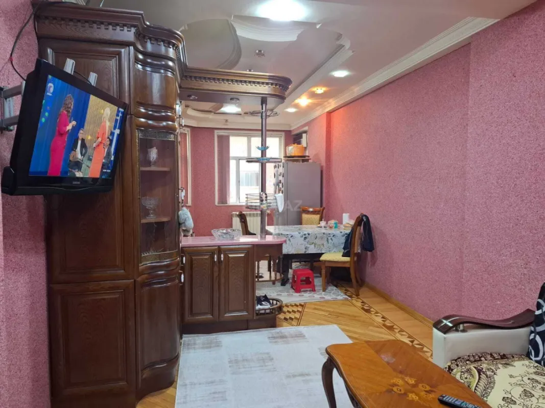 Satılır 3 otaqlı mənzil 137 m²