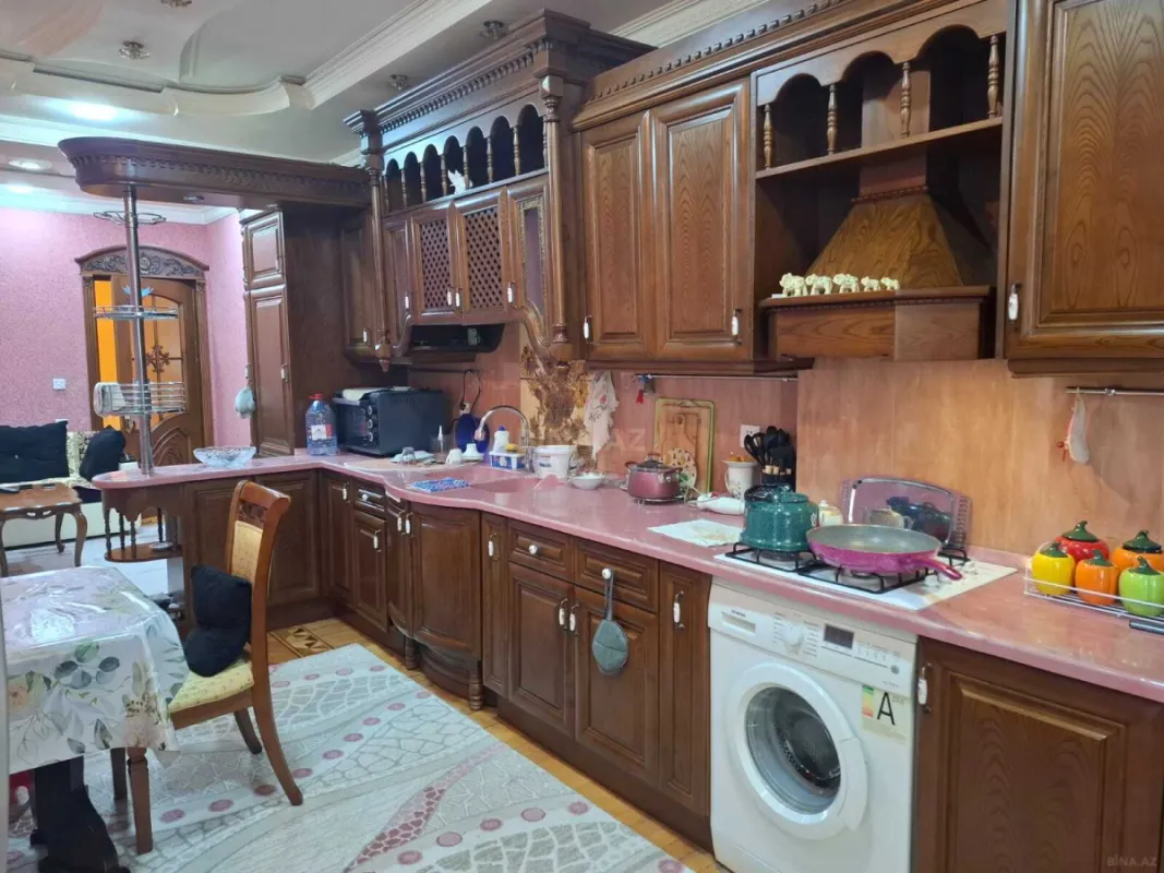Satılır 3 otaqlı mənzil 137 m²