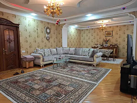 Satılır 3 otaqlı mənzil 137 m² — Bakı, 8-ci kilometr 3 otaq 137.00 m²