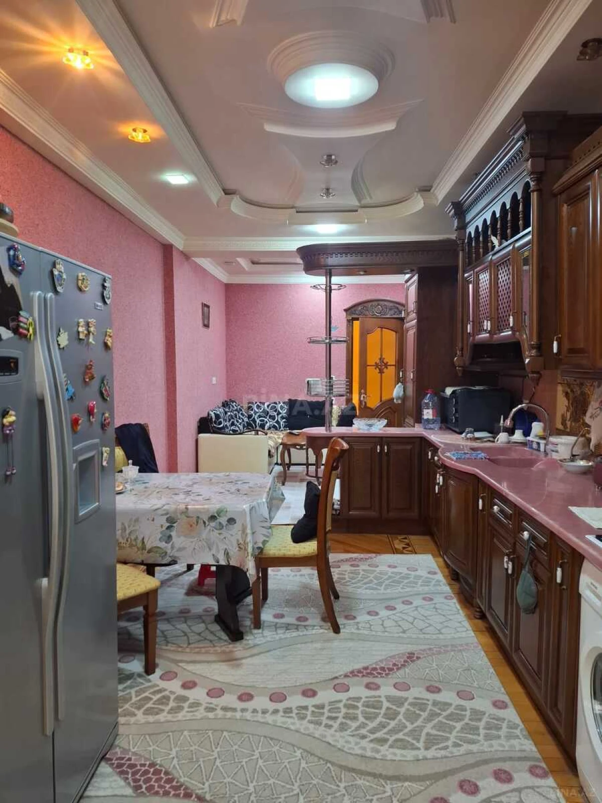 Satılır 3 otaqlı mənzil 137 m²