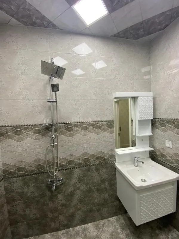 Satılır 2 otaqlı mənzil 68 m²