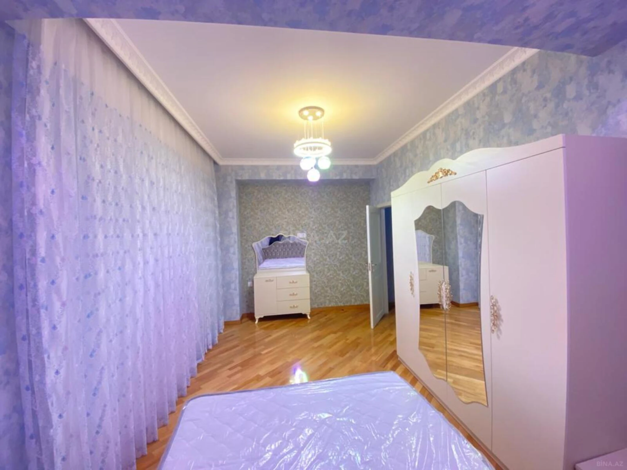 Satılır 2 otaqlı mənzil 68 m²