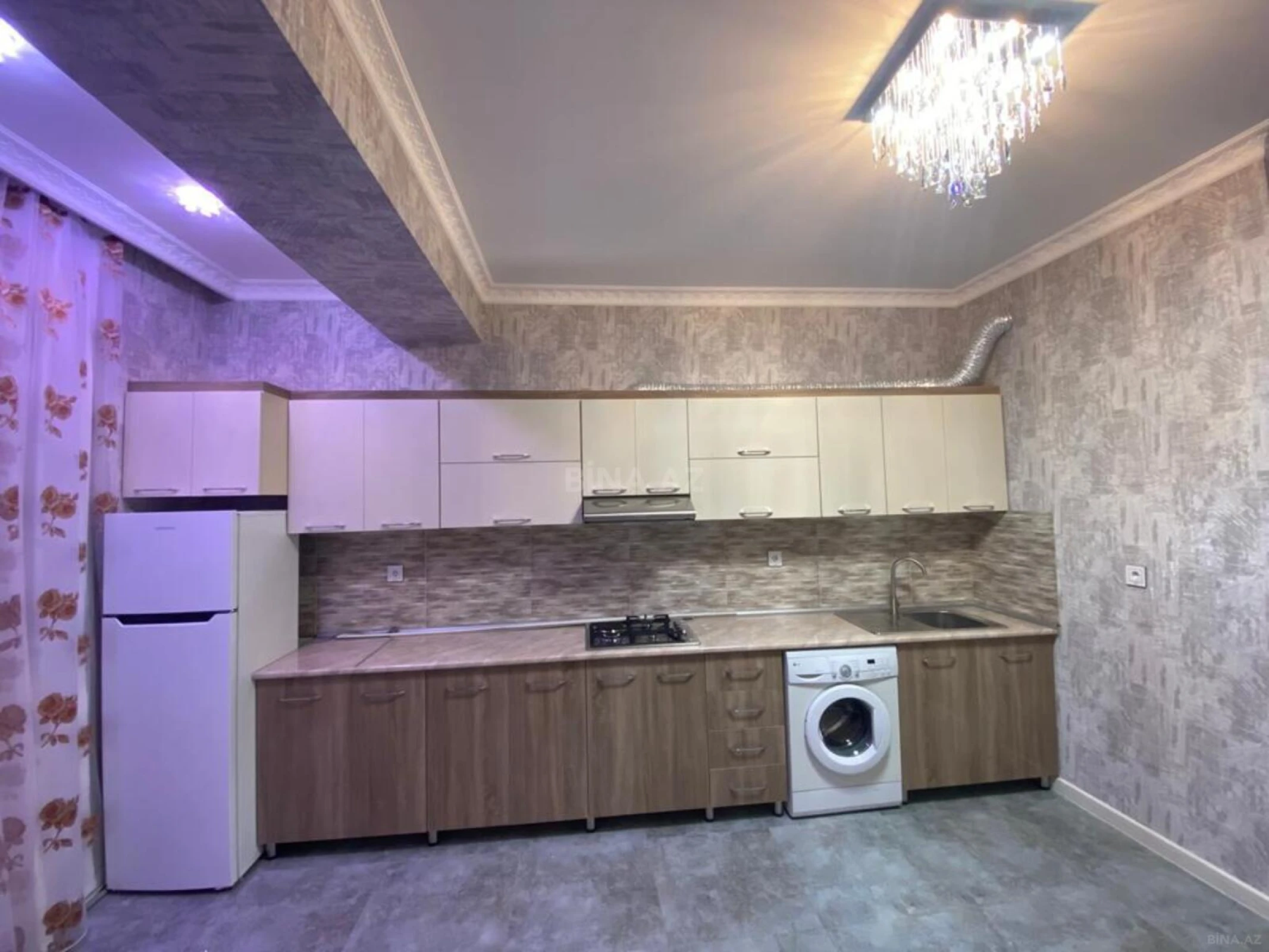 Satılır 2 otaqlı mənzil 68 m²