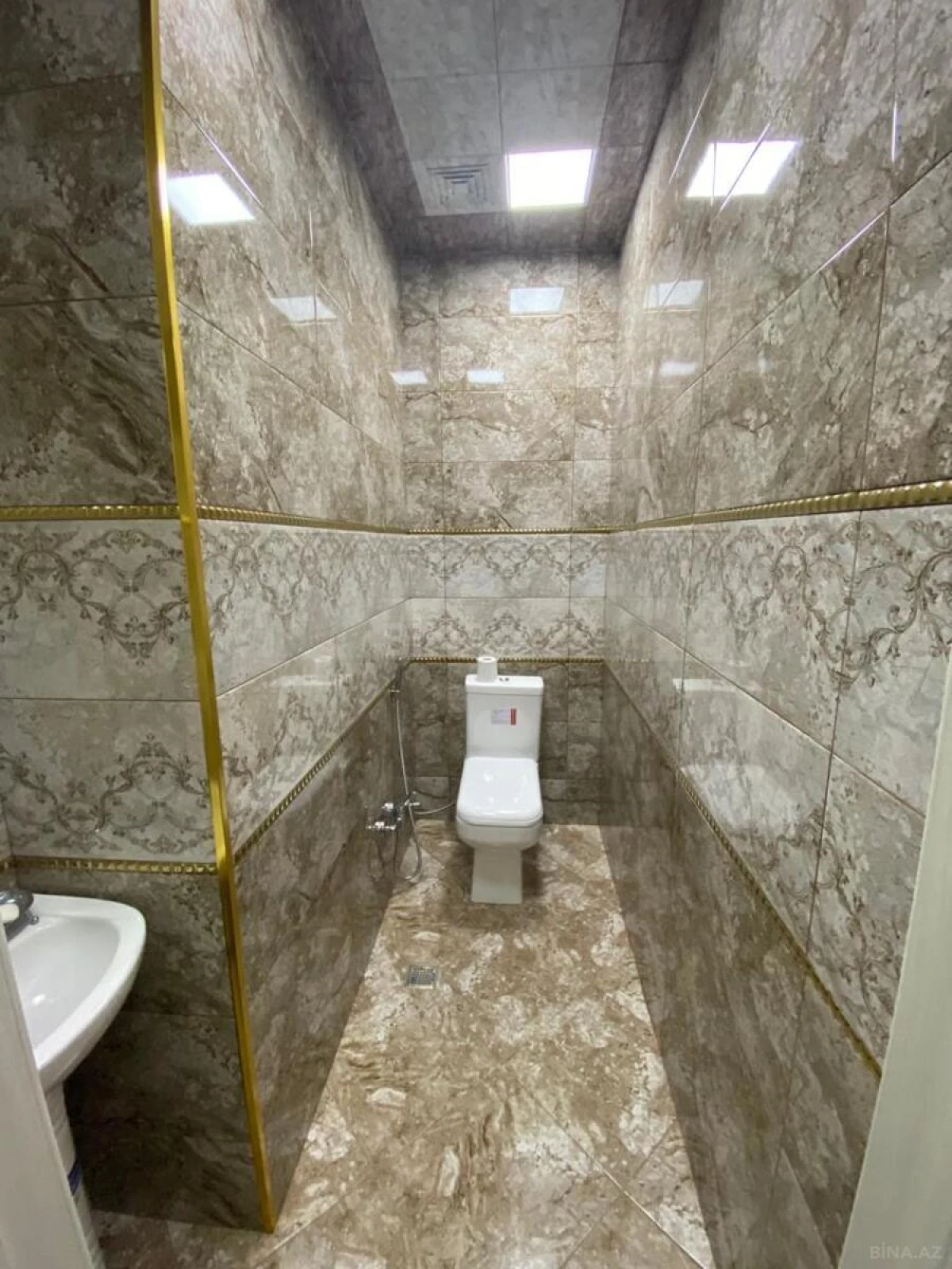 Satılır 2 otaqlı mənzil 68 m²