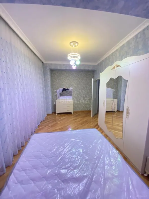 Satılır 2 otaqlı mənzil 68 m²