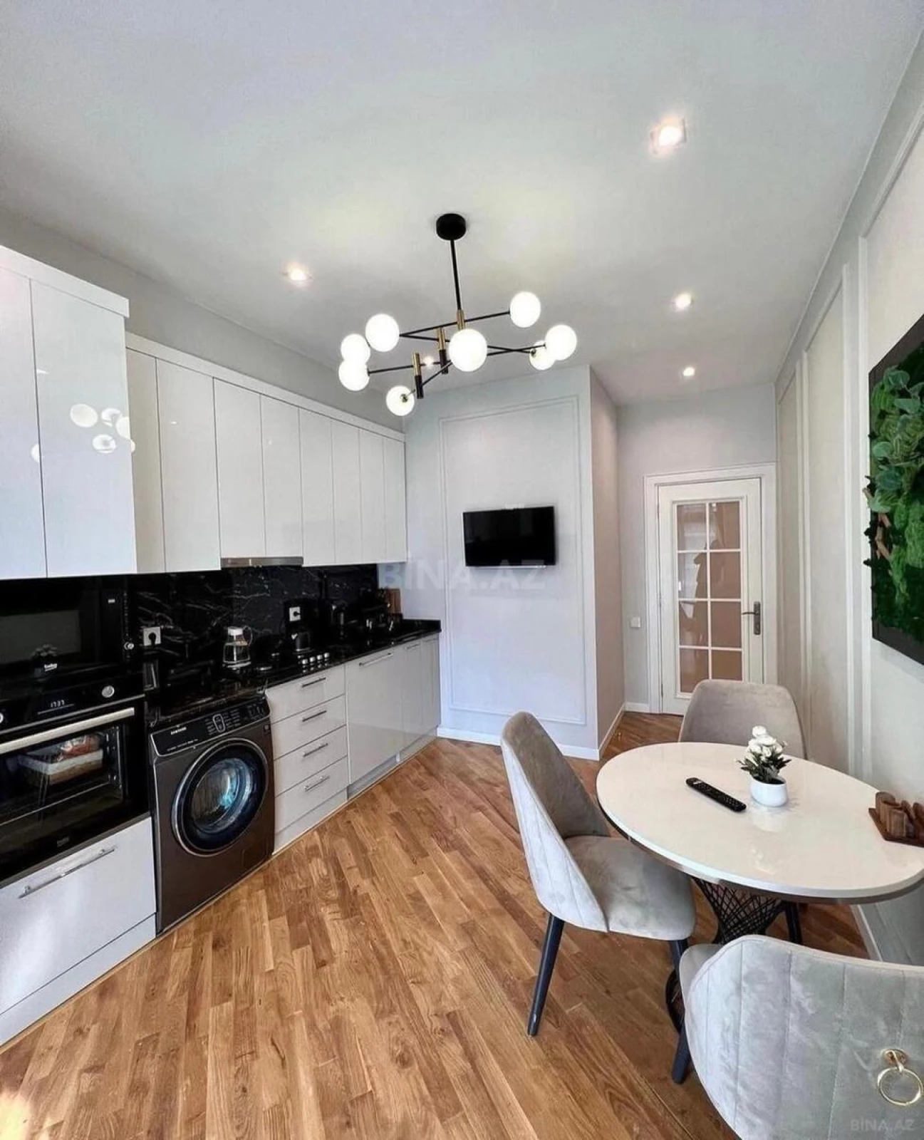 Satılır 2 otaqlı mənzil 109 m²