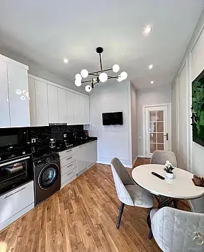 Satılır 2 otaqlı mənzil 109 m²