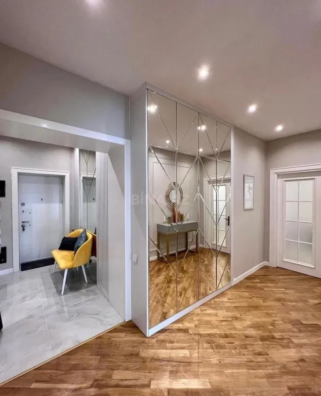 Satılır 2 otaqlı mənzil 109 m²