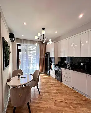 Satılır 2 otaqlı mənzil 109 m²