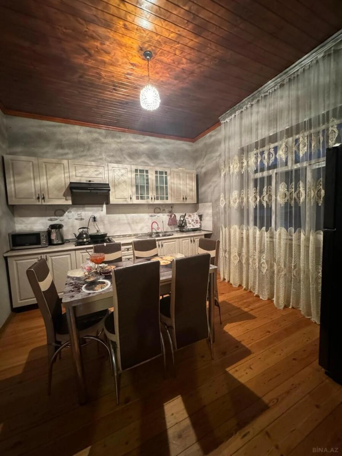 Satılır 7 otaqlı həyət evi 220 m²
