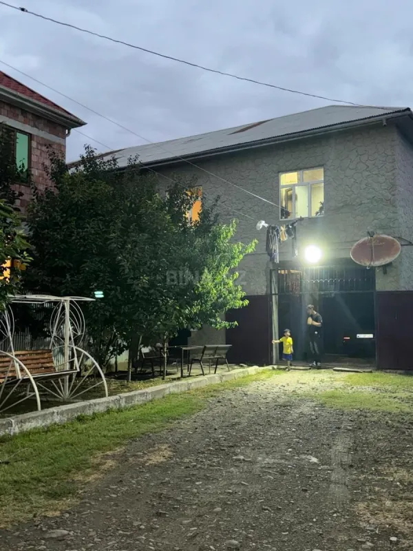 Satılır 7 otaqlı həyət evi 220 m²