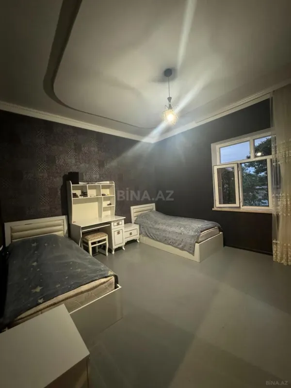 Satılır 7 otaqlı həyət evi 220 m²
