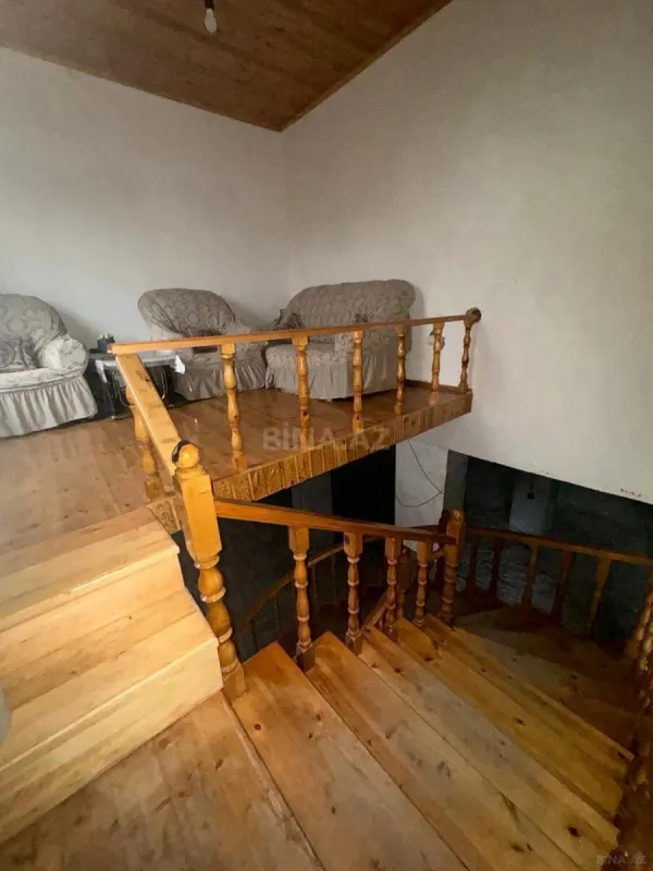 Satılır 7 otaqlı həyət evi 220 m²