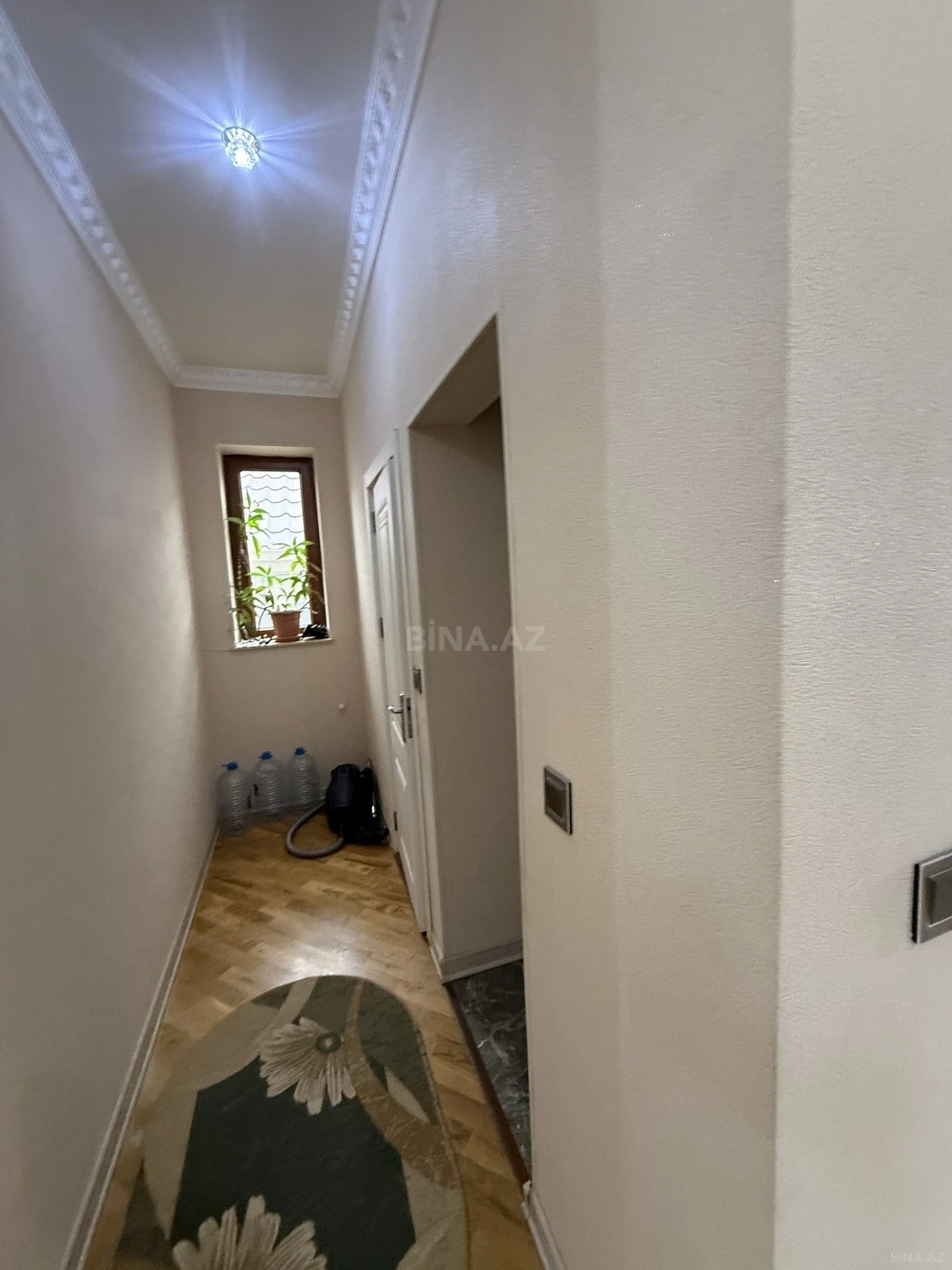 Satılır 8 otaqlı həyət evi 210 m²