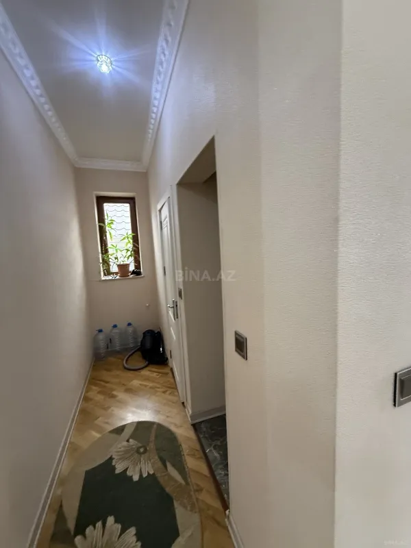 Satılır 8 otaqlı həyət evi 210 m²