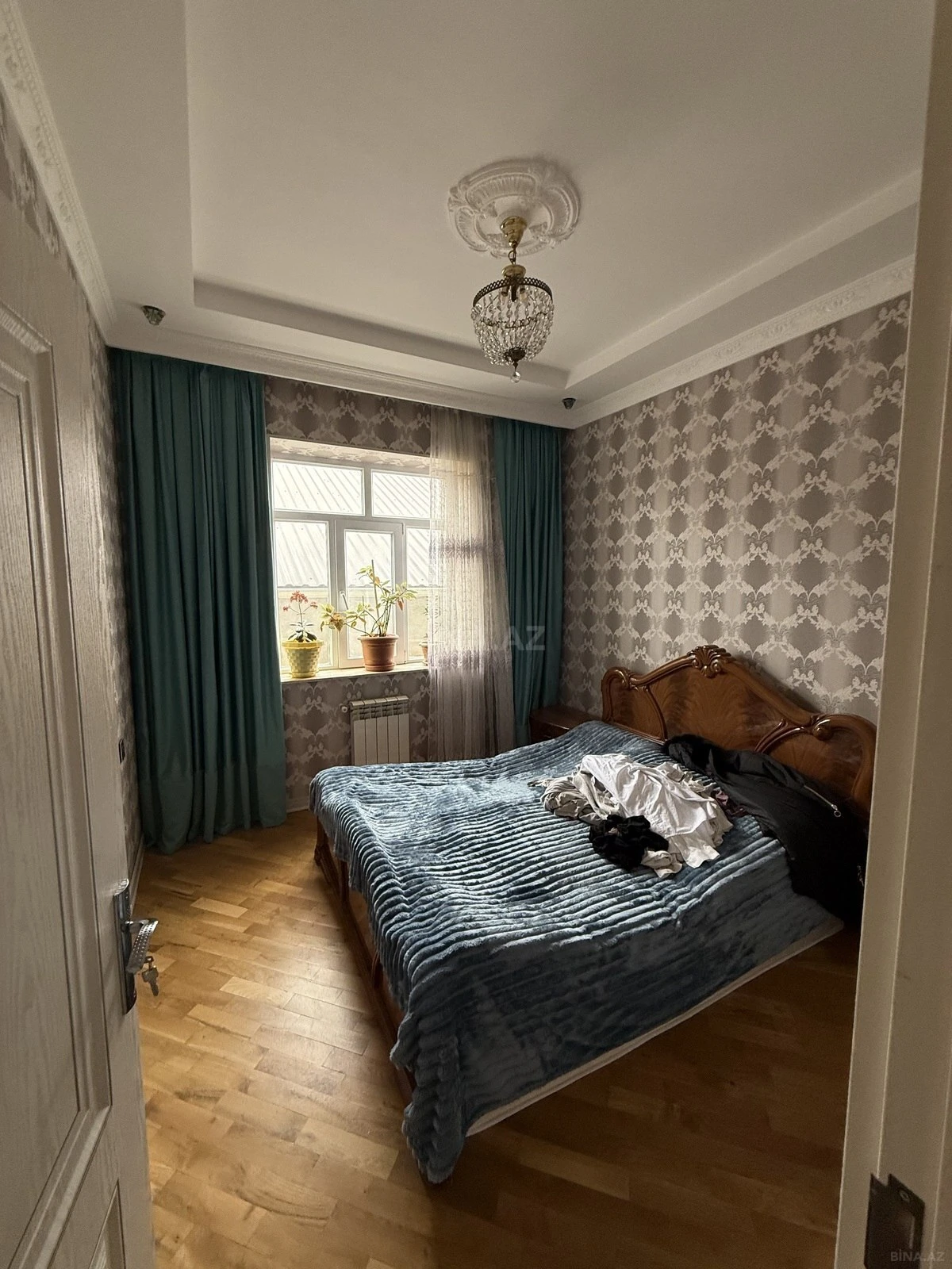 Satılır 8 otaqlı həyət evi 210 m²