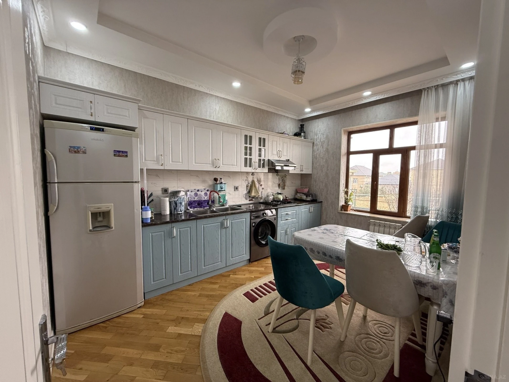 Satılır 8 otaqlı həyət evi 210 m²