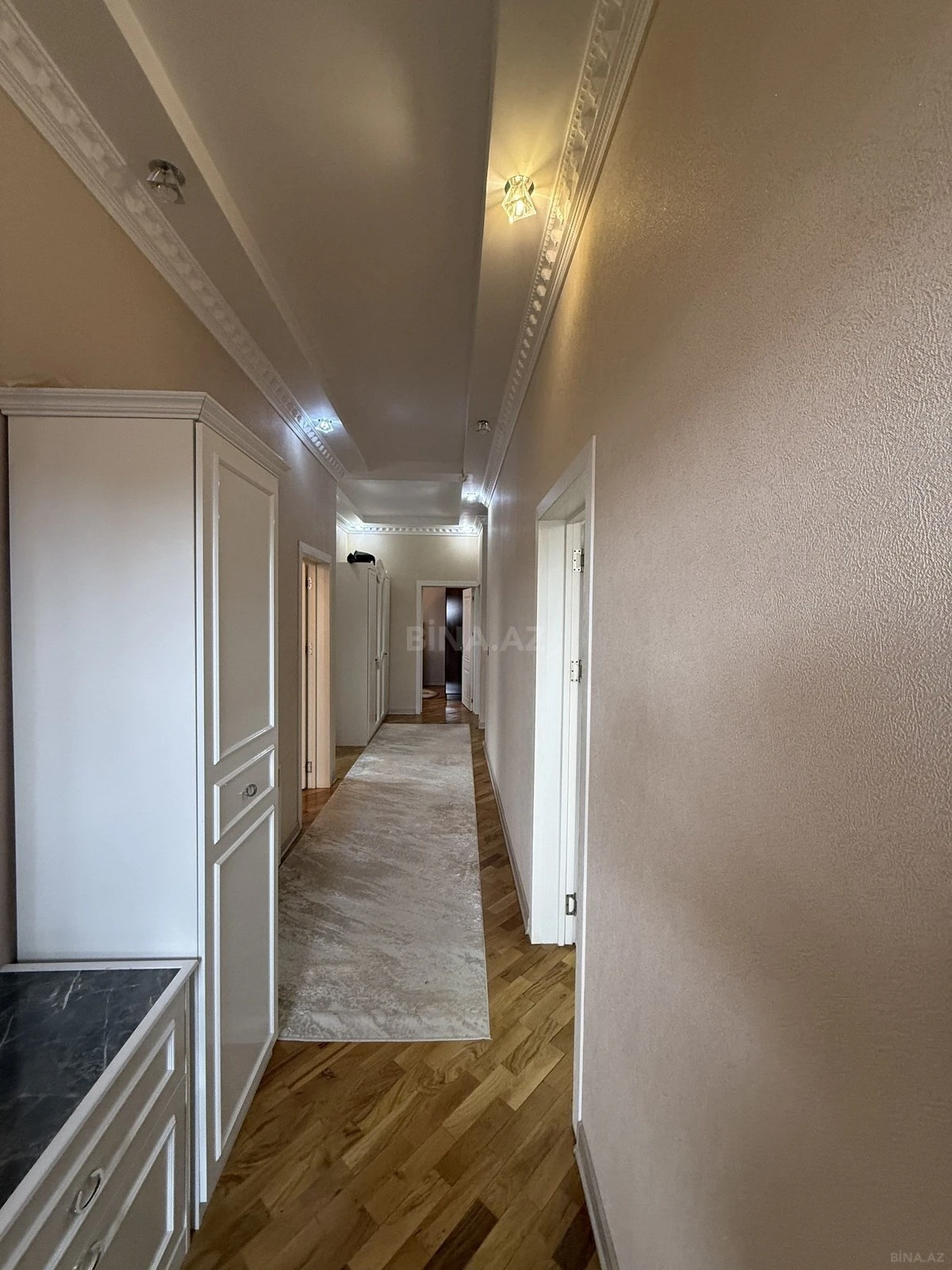 Satılır 8 otaqlı həyət evi 210 m²