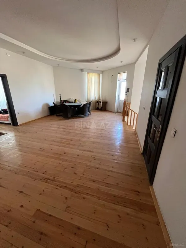 Satılır 8 otaqlı həyət evi 660 m²