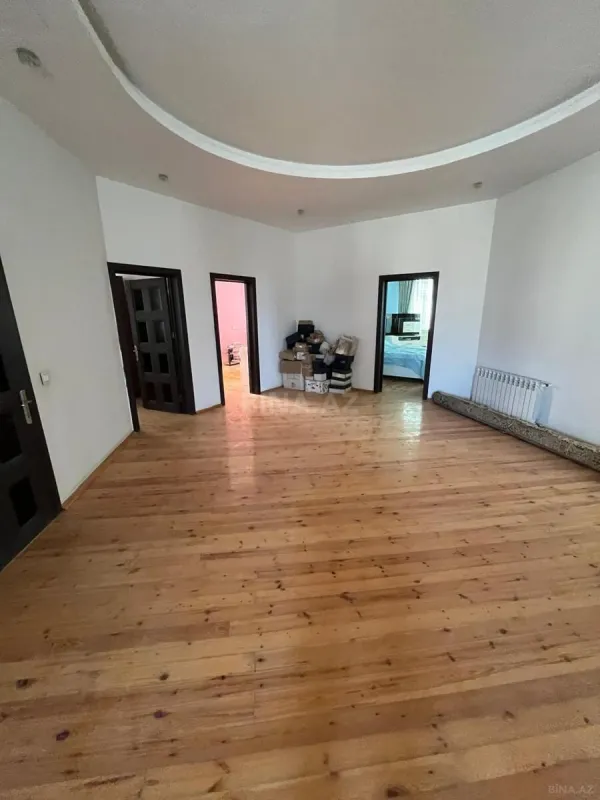 Satılır 8 otaqlı həyət evi 660 m²