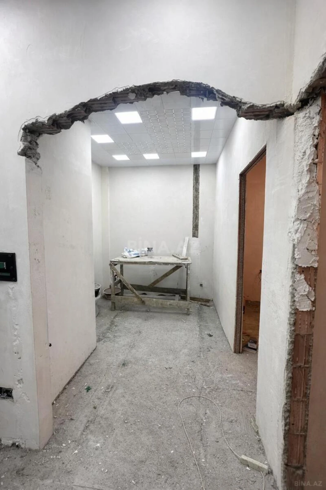 Satılır 2 otaqlı mənzil 73 m²