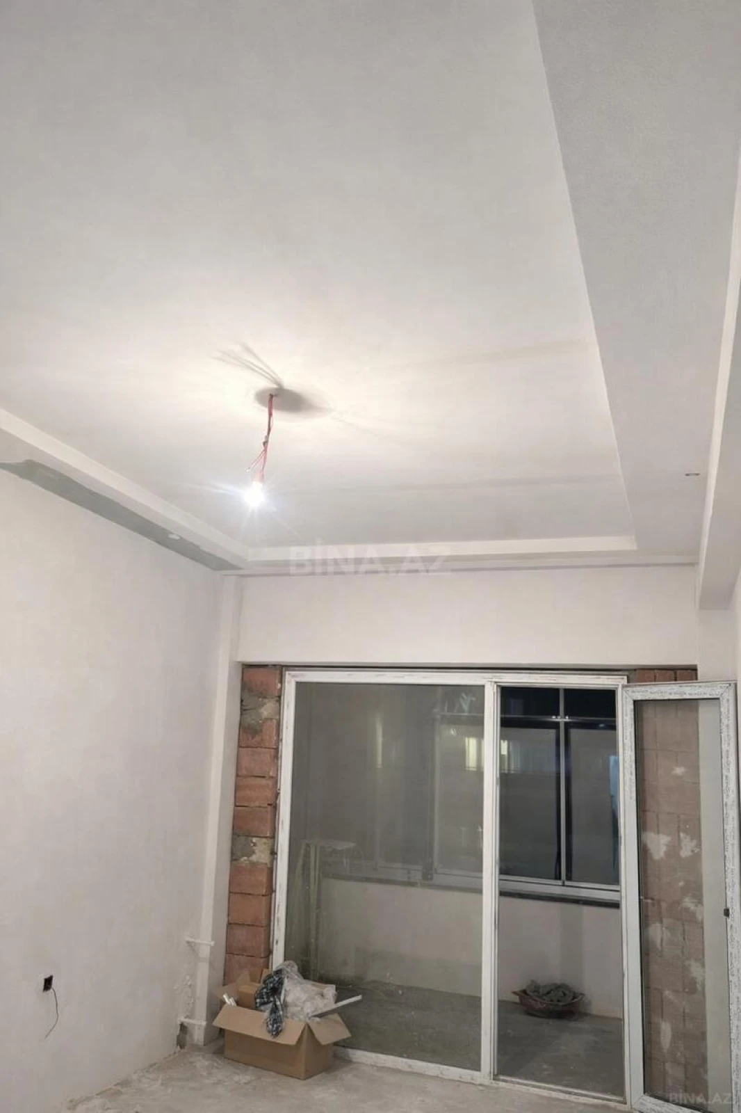 Satılır 2 otaqlı mənzil 73 m²