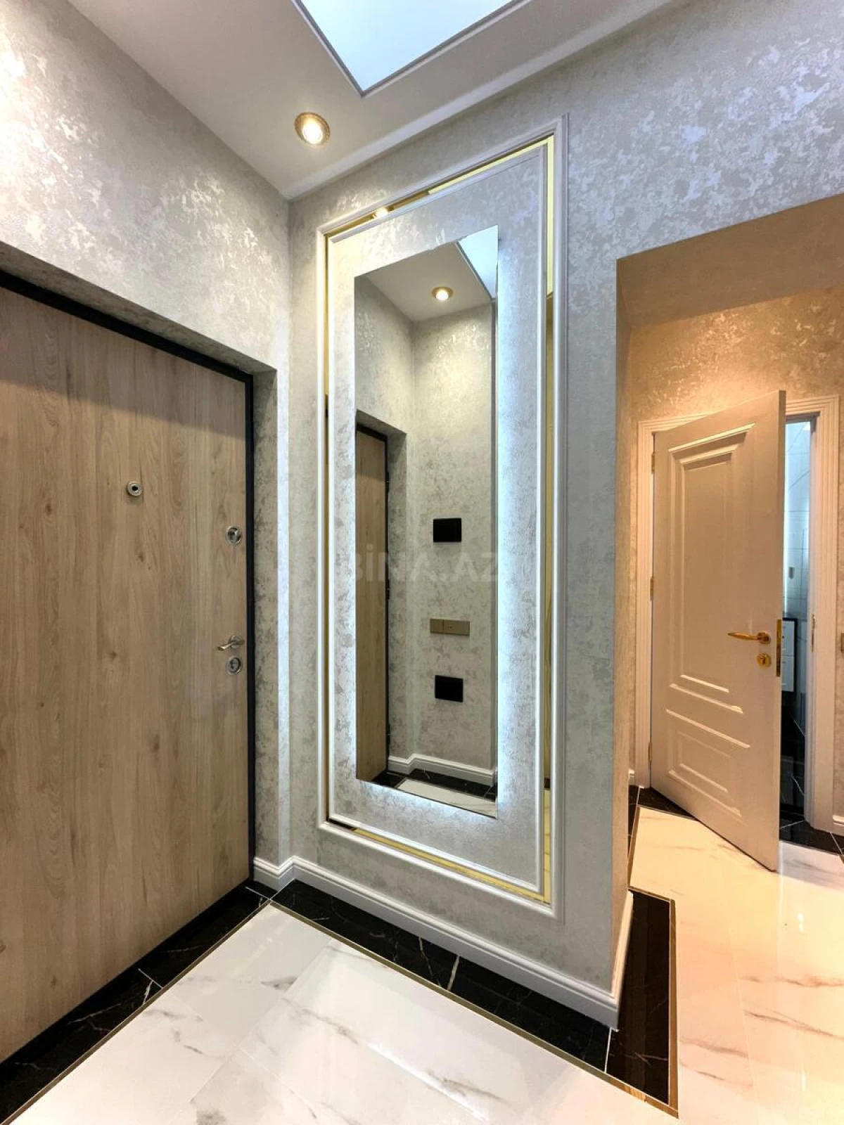 Satılır 2 otaqlı mənzil 71 m²