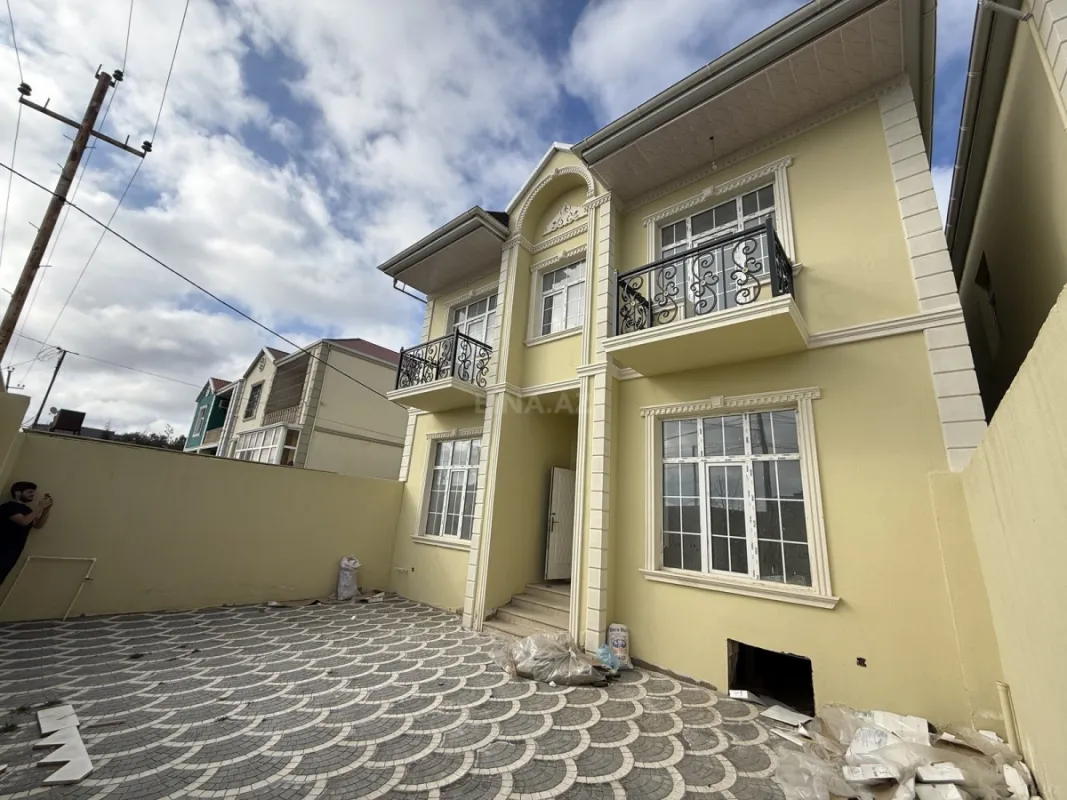 Satılır 6 otaqlı həyət evi 190 m²