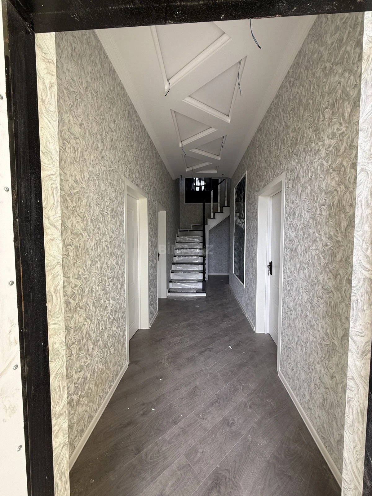 Satılır 6 otaqlı həyət evi 190 m²