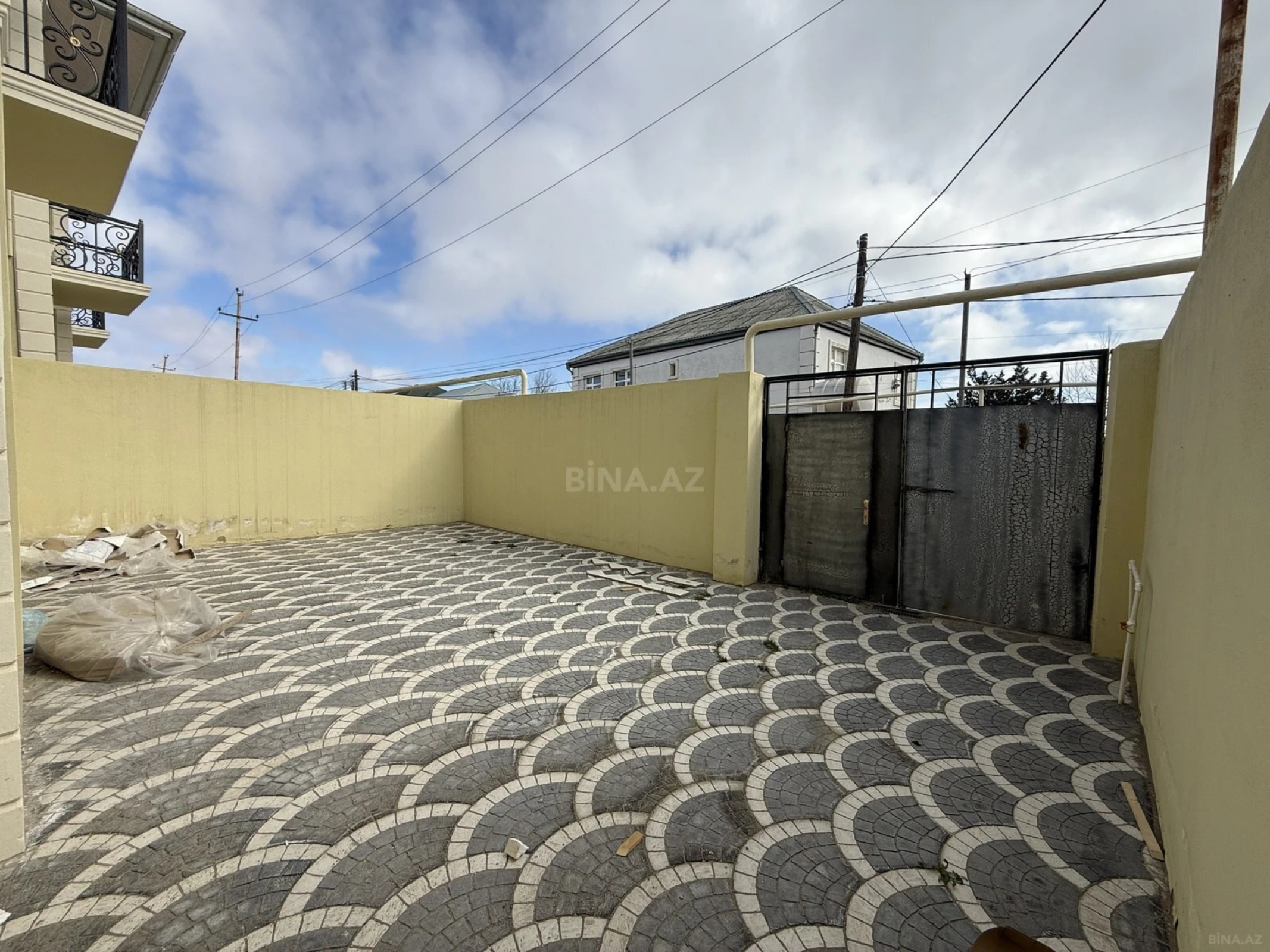 Satılır 6 otaqlı həyət evi 190 m²