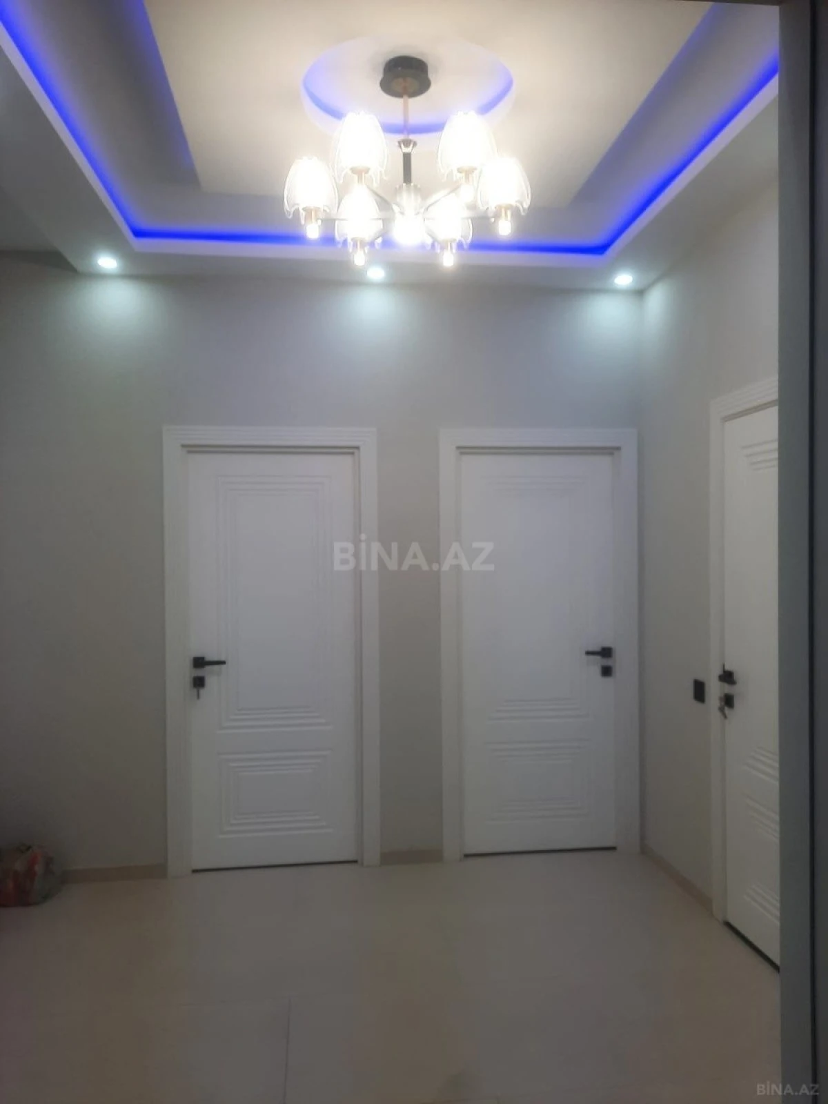 Satılır 2 otaqlı mənzil 71 m²
