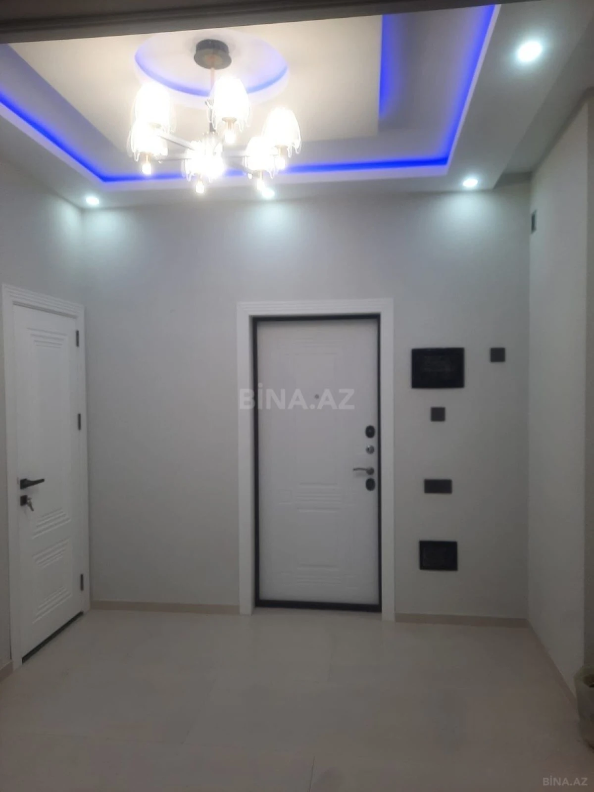 Satılır 2 otaqlı mənzil 71 m²