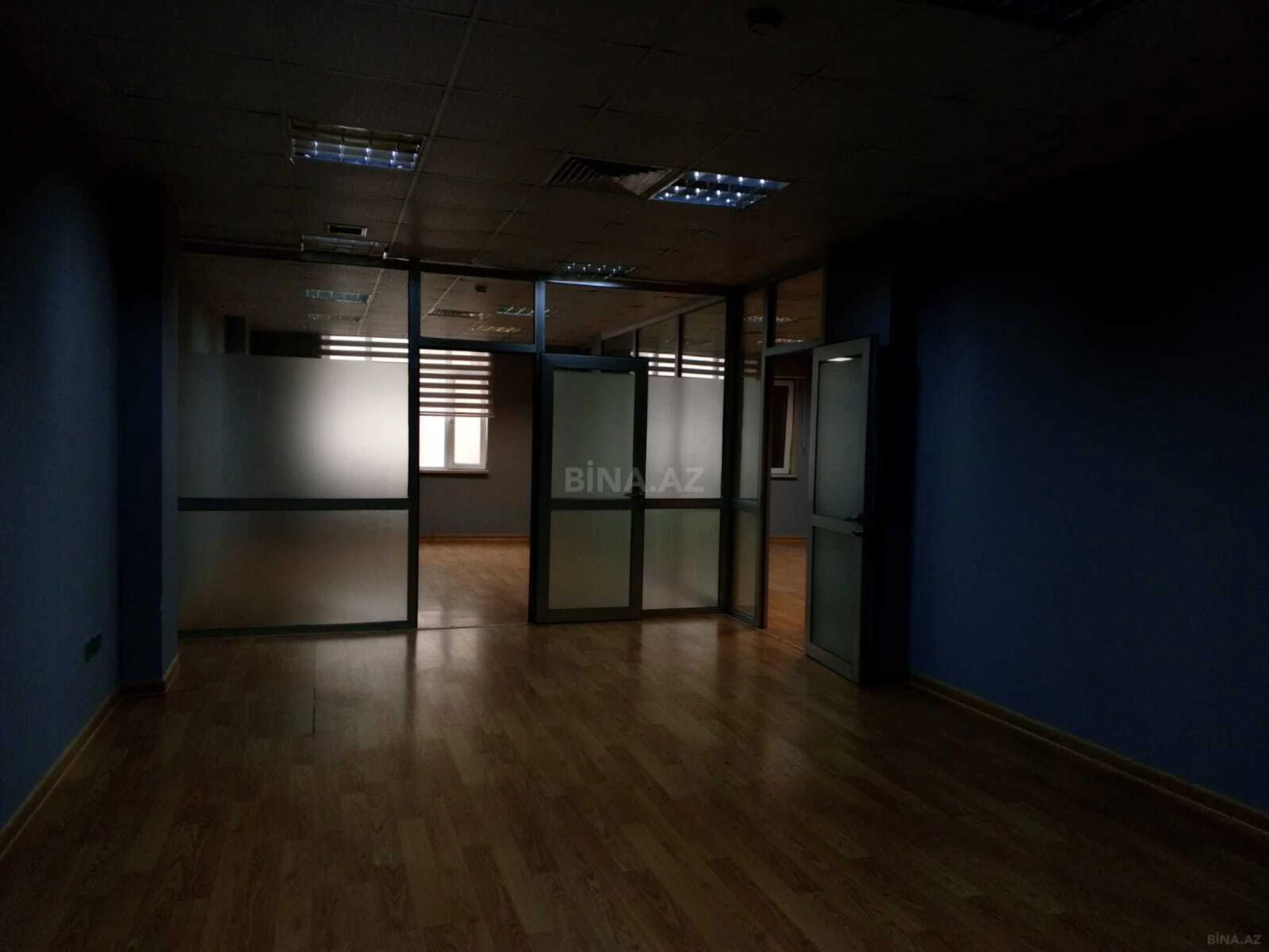 Kirayə verilir 4 otaqlı ofis 110 m²