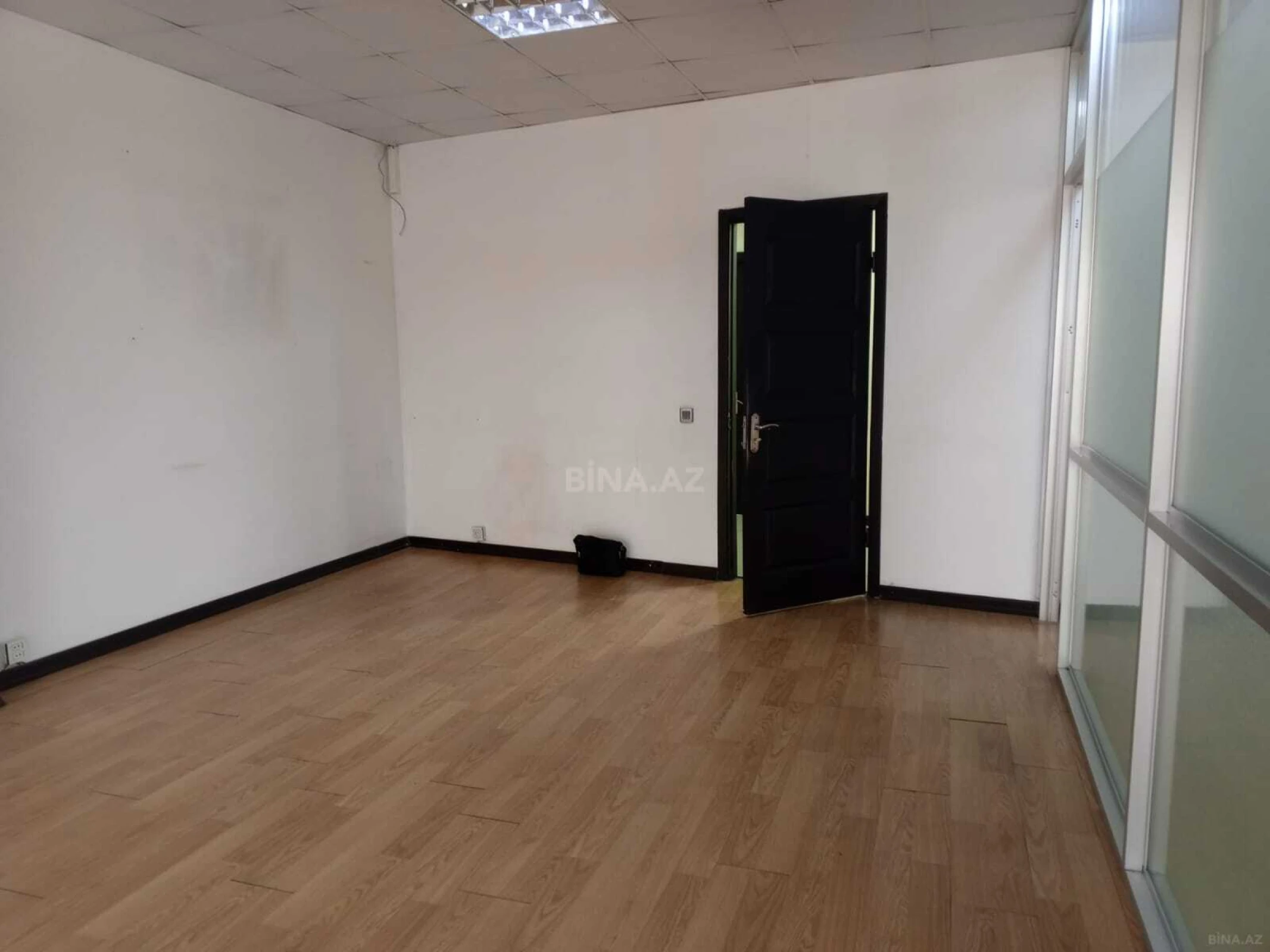 Kirayə verilir 4 otaqlı ofis 110 m²