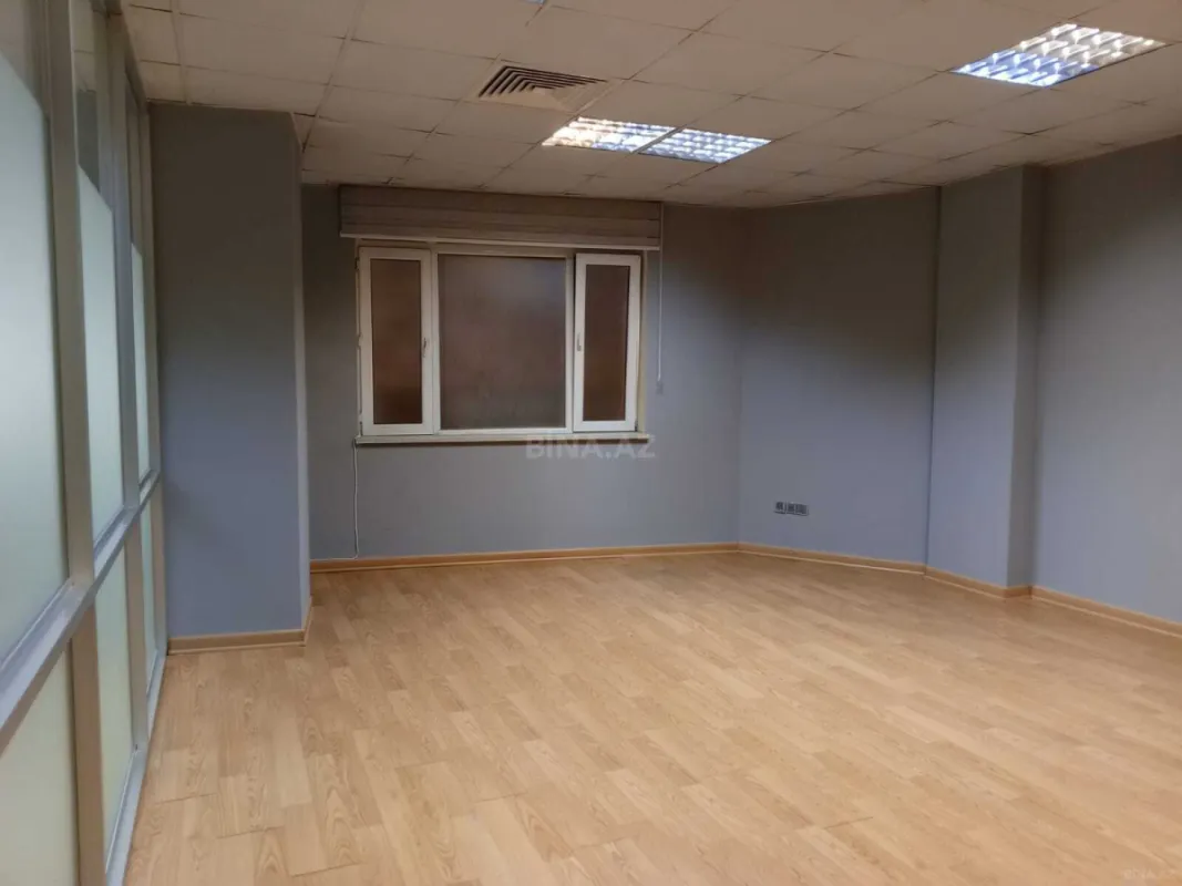 Kirayə verilir 4 otaqlı ofis 110 m²