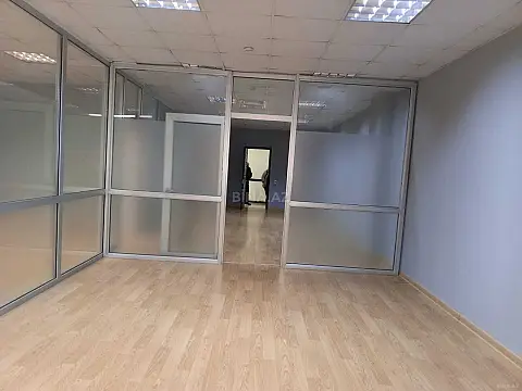 Kirayə verilir 4 otaqlı ofis 110 m²