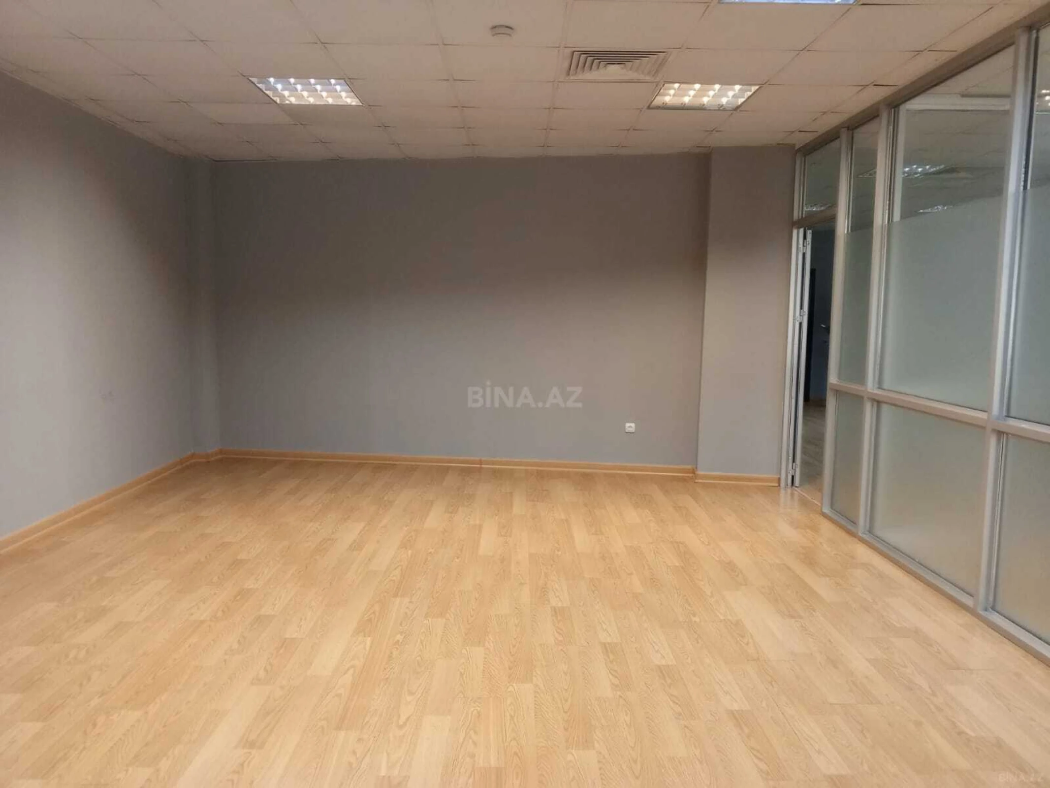 Kirayə verilir 4 otaqlı ofis 110 m²