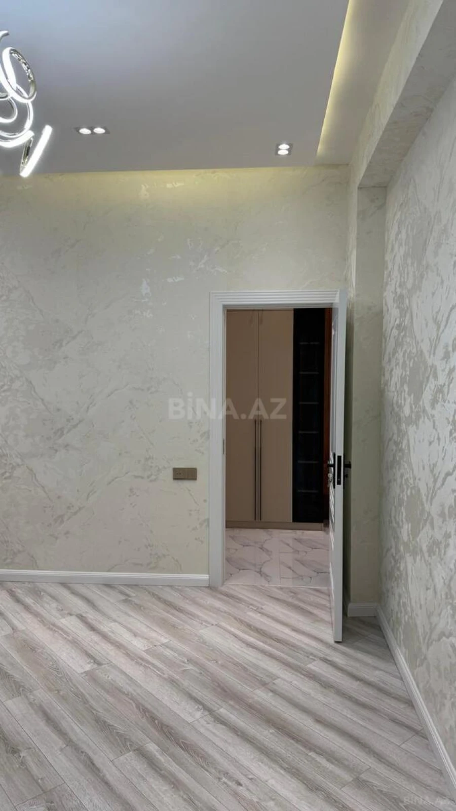Satılır 2 otaqlı mənzil 45 m²
