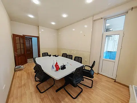 Kirayə verilir 4 otaqlı ofis 145 m²